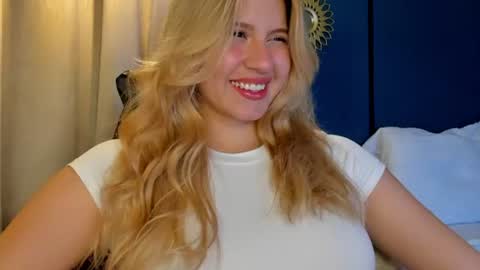 Snapshot of mia_curry chatting on July 16, 2026, 7:20 pm M I A online show from July 16, 2026, 7:20 pm