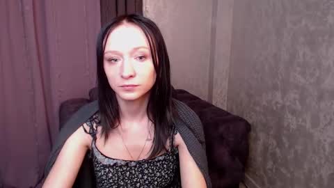 Mia online show from March 19, 2026, 2:37 am