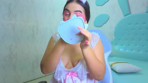Snapshot of mia_cuttee chatting on November 24, 2025, 3:17 am Mia Cuttee online show from November 24, 2025, 3:17 am