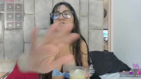 mia_diamond77 online show from March 17, 2026, 7:28 pm