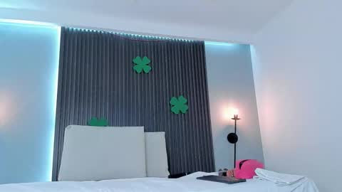 Mia Dollce online show from March 18, 2026, 10:40 am