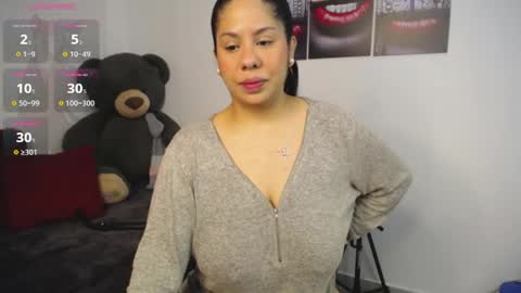 Mia online show from May 25, 2026, 1:17 pm