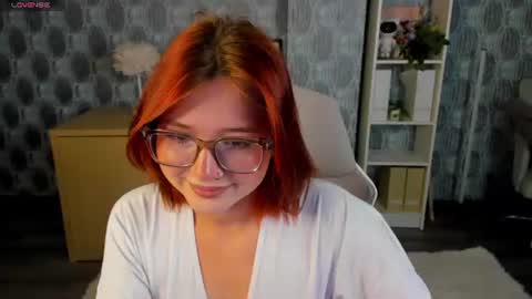 Snapshot of mia_e1fie chatting on August 3, 2026, 12:42 am mia_e1fie online show from August 3, 2026, 12:42 am