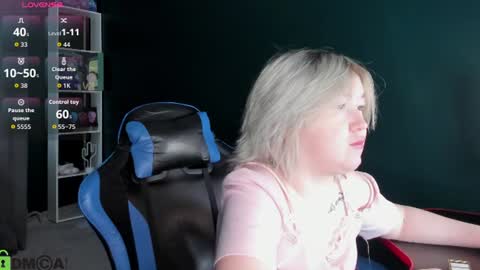 Mia online show from June 16, 2026, 4:37 am