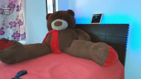 Snapshot of mia_fernand chatting on April 1, 2026, 3:09 pm mia_fernand online show from April 1, 2026, 3:09 pm