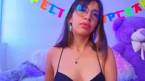 Snapshot of mia_flames chatting on November 25, 2025, 9:37 pm Mia flames online show from November 25, 2025, 9:37 pm