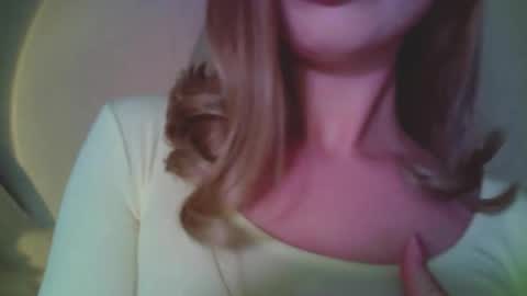 Mia online show from March 6, 2026, 9:33 pm