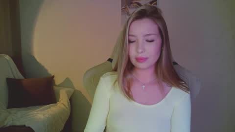 Snapshot of mia_fleur_ chatting on April 24, 2026, 7:16 pm Mia online show from April 24, 2026, 7:16 pm