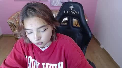 Snapshot of mia_foster_t chatting on October 17, 2025, 12:52 pm Mia online show from October 17, 2025, 12:52 pm