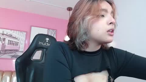 Snapshot of mia_foster_t chatting on October 23, 2025, 12:48 pm Mia online show from October 23, 2025, 12:48 pm