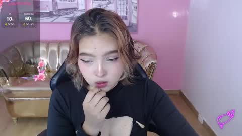 Snapshot of mia_foster_t chatting on November 6, 2025, 1:23 pm Mia online show from November 6, 2025, 1:23 pm