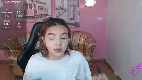 Snapshot of mia_foster_t chatting on November 17, 2025, 12:55 pm Mia online show from November 17, 2025, 12:55 pm