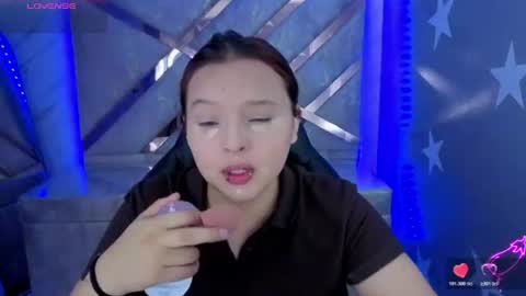 Snapshot of mia_foster_t chatting on July 19, 2026, 1:37 pm Mia online show from July 19, 2026, 1:37 pm