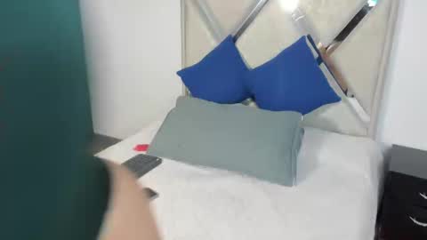 Snapshot of mia_fox3 chatting on November 12, 2025, 12:27 pm mia fox online show from November 12, 2025, 12:27 pm