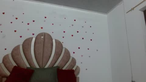 mia online show from June 17, 2026, 1:52 am