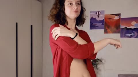 Mia  online show from January 27, 2025, 4:11 pm