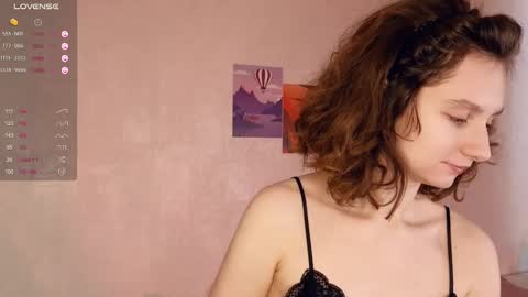 Mia  online show from February 9, 2025, 9:05 am