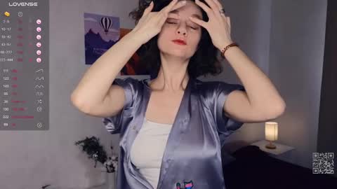 Mia  online show from March 9, 2025, 9:46 am