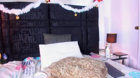 Snapshot of mia_garcia2 chatting on December 14, 2024, 12:55 am MIA online show from December 14, 2024, 12:55 am