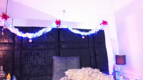 Snapshot of mia_garcia2 chatting on December 15, 2024, 1:13 am MIA online show from December 15, 2024, 1:13 am