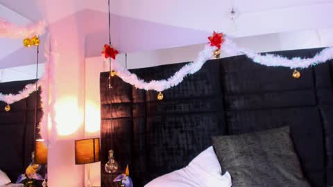 Snapshot of mia_garcia2 chatting on December 20, 2024, 3:58 am MIA online show from December 20, 2024, 3:58 am