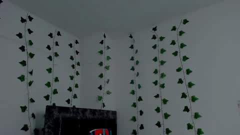 Snapshot of mia_garcia2 chatting on October 21, 2025, 9:15 pm MIA online show from October 21, 2025, 9:15 pm