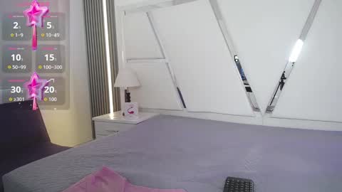 mia_garcia28 online show from September 25, 2025, 8:23 pm