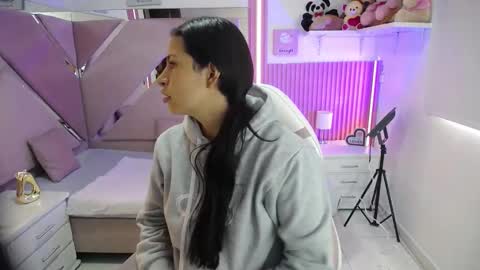 mia_garcia28 online show from March 17, 2026, 7:50 pm