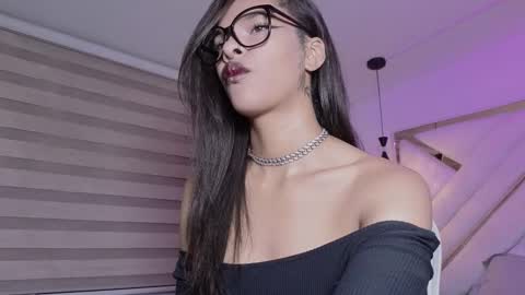 Mia online show from February 1, 2026, 3:16 am