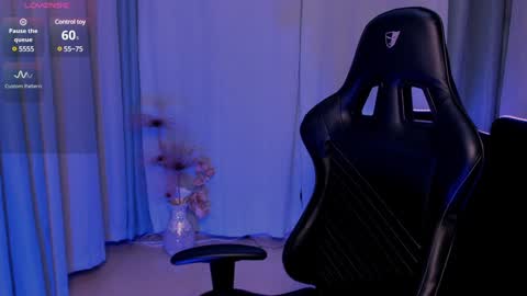 Mia online show from January 13, 2025, 1:06 pm