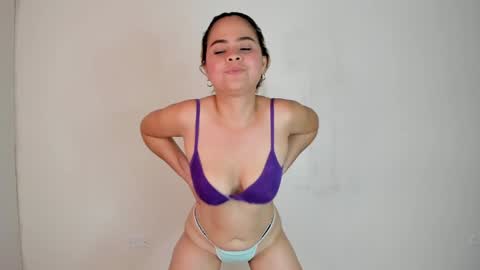 Snapshot of mia_hansper chatting on January 28, 2025, 2:21 am Mia online show from January 28, 2025, 2:21 am
