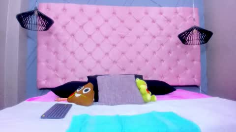 Snapshot of mia_hornny chatting on November 26, 2025, 12:28 pm Mia online show from November 26, 2025, 12:28 pm