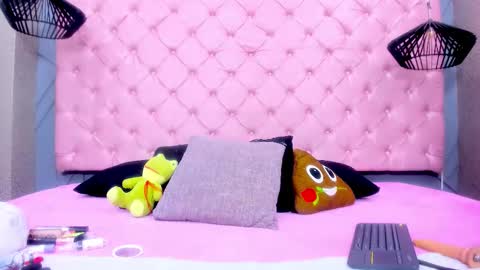 Snapshot of mia_hornny chatting on January 15, 2026, 1:37 pm Mia online show from January 15, 2026, 1:37 pm