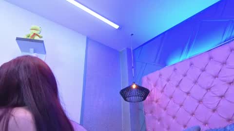 Mia online show from May 12, 2026, 1:08 pm