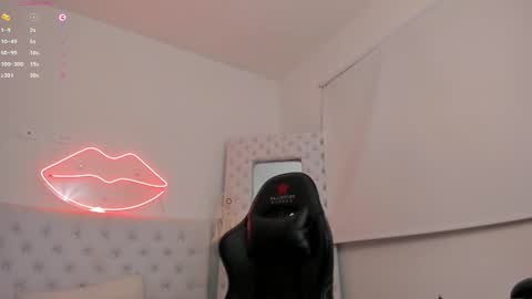 Snapshot of mia_jonnees chatting on January 25, 2025, 3:20 pm online show from January 25, 2025, 3:20 pm