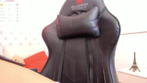 Snapshot of mia_jonnees chatting on February 1, 2025, 3:07 pm online show from February 1, 2025, 3:07 pm