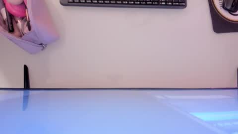 Snapshot of mia_jonnees chatting on November 18, 2025, 12:20 pm online show from November 18, 2025, 12:20 pm