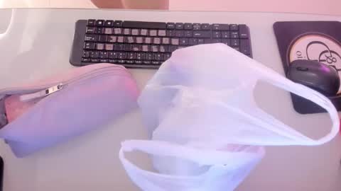 Snapshot of mia_jonnees chatting on November 30, 2025, 12:20 pm online show from November 30, 2025, 12:20 pm