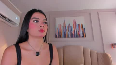 Snapshot of mia_kisses2 chatting on May 17, 2026, 5:05 am Mia online show from May 17, 2026, 5:05 am