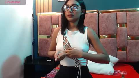 Snapshot of mia_konor06 chatting on May 8, 2026, 11:04 am Mia. online show from May 8, 2026, 11:04 am