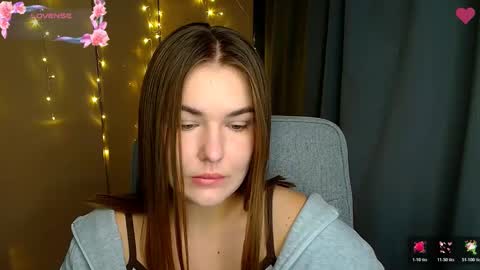 mia_lemm online show from November 25, 2025, 8:36 am