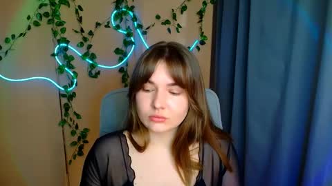 mia_lemm online show from March 26, 2026, 7:25 am
