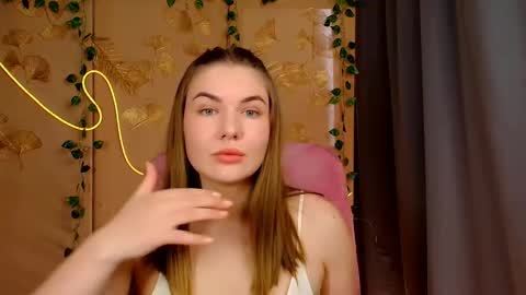 Snapshot of mia_lemm chatting on May 19, 2026, 6:42 am mia_lemm online show from May 19, 2026, 6:42 am