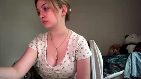 Miaaa online show from July 3, 2026, 1:23 am