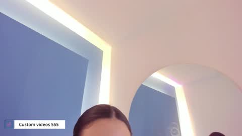 mia_lombana online show from December 15, 2025, 8:02 pm