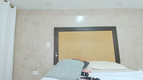 Snapshot of mia_lopez52 chatting on January 10, 2025, 5:02 pm MIALOPEZ . Y . online show from January 10, 2025, 5:02 pm