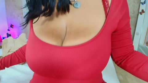 Snapshot of mia_lopez52 chatting on June 9, 2026, 6:19 pm MIALOPEZ . Y . online show from June 9, 2026, 6:19 pm