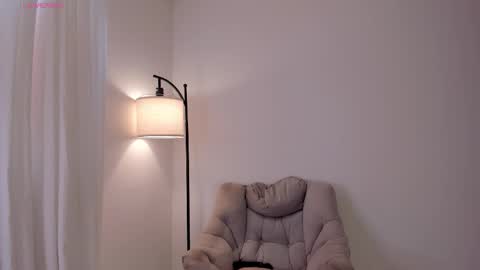 MIA LOVE   online show from January 9, 2026, 5:26 pm