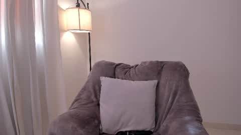 Snapshot of mia_love__ chatting on June 20, 2026, 9:39 pm MIA LOVE online show from June 20, 2026, 9:39 pm