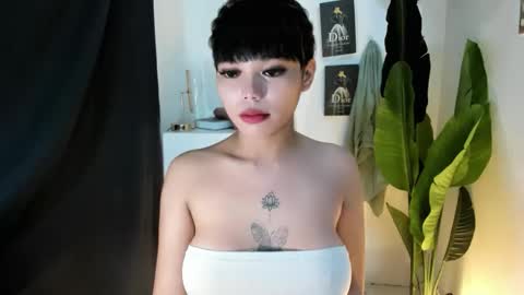 Snapshot of mia_lover9 chatting on May 16, 2026, 5:45 pm M I A online show from May 16, 2026, 5:45 pm
